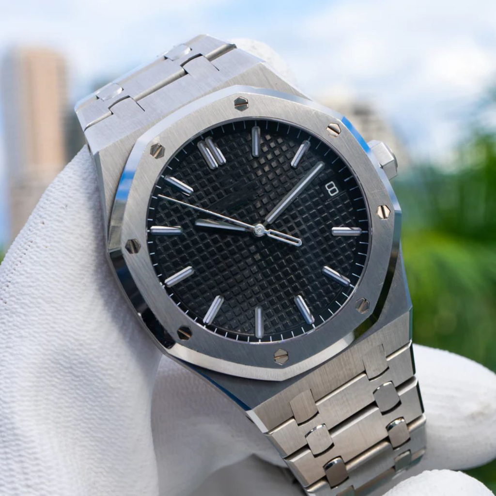 Monarch Octa Automatic Black