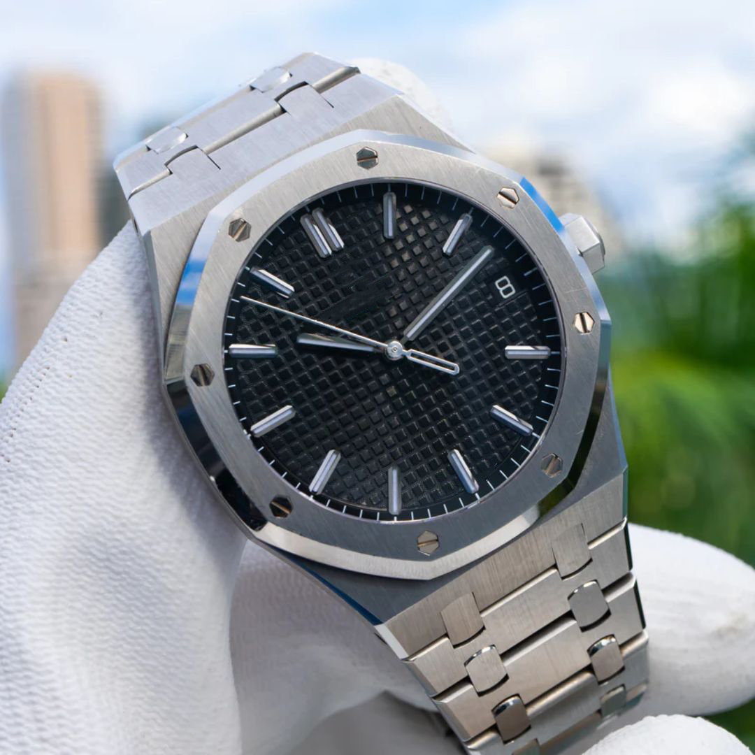 Monarch Octa Automatic Black